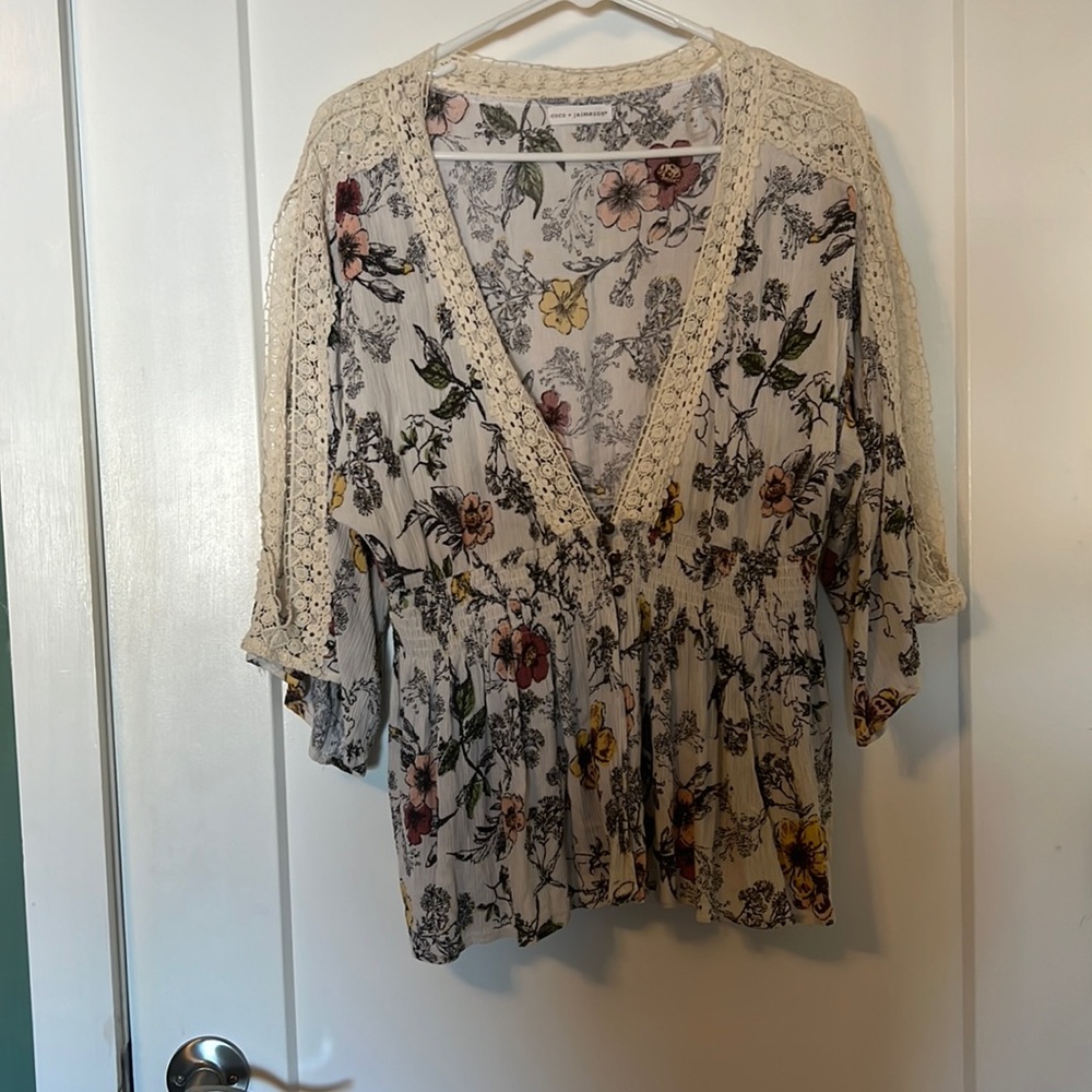Cocoa and jasmine medium floral blouse